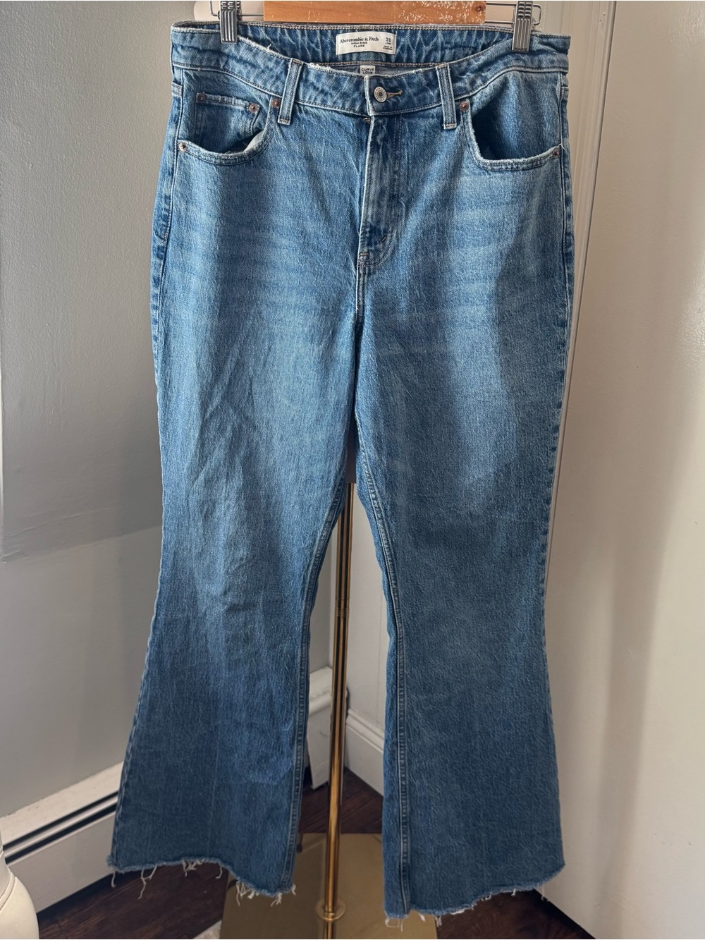 Abercrombie & Fitch Curve Love High Rise Flare Jeans Medium Wash | 31 Long